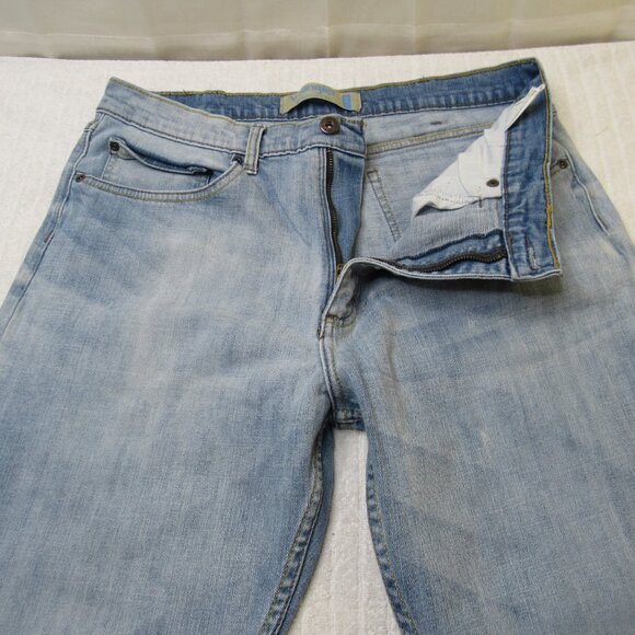 Wrangler Jeans Men Size 34x32 Blue Light Wash Denim Straight Fit Red Tag Good Co - Picture 6 of 16